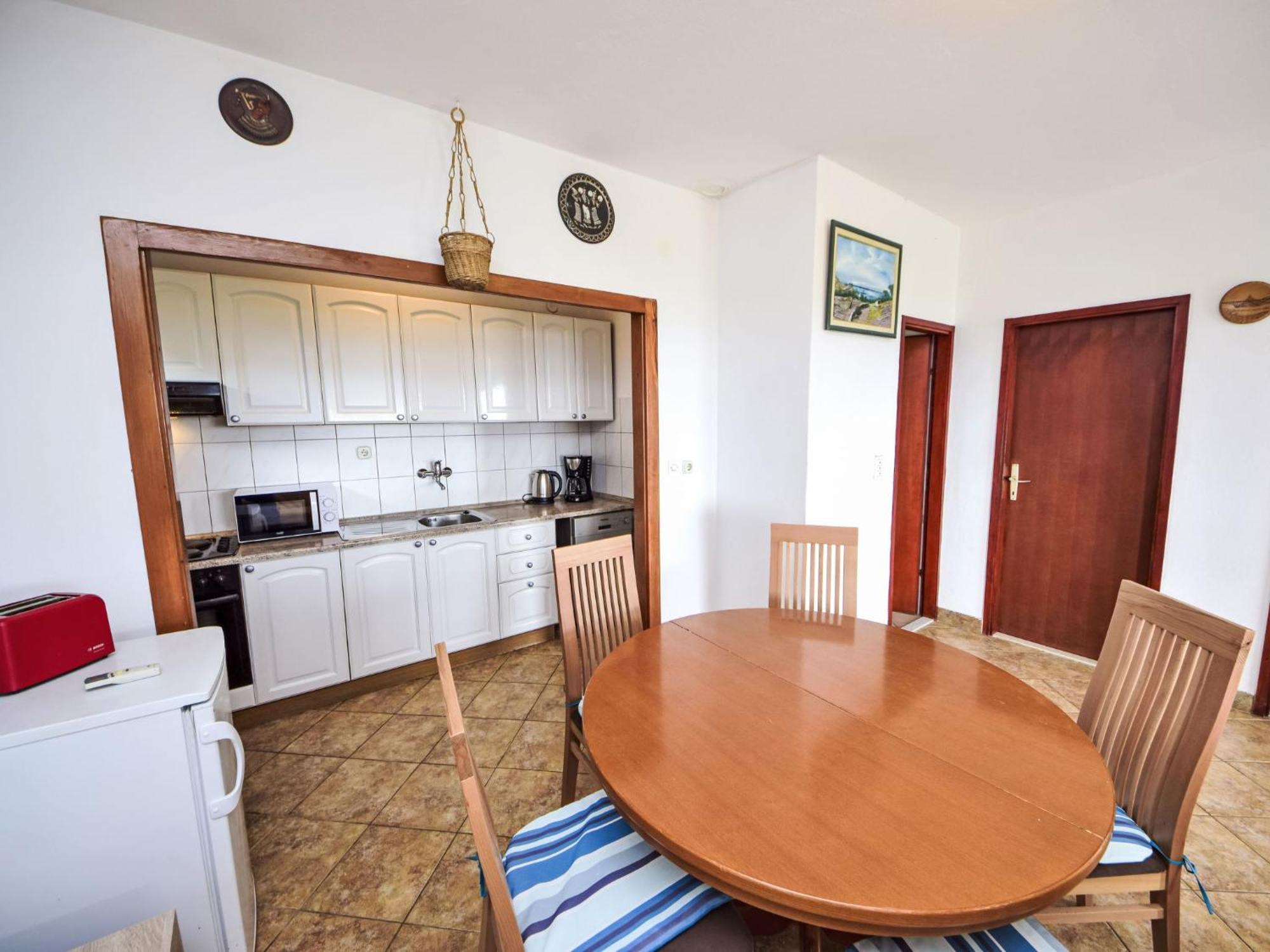 Holiday Home Basic - Tgr612 By Interhome Vinisce Bagian luar foto